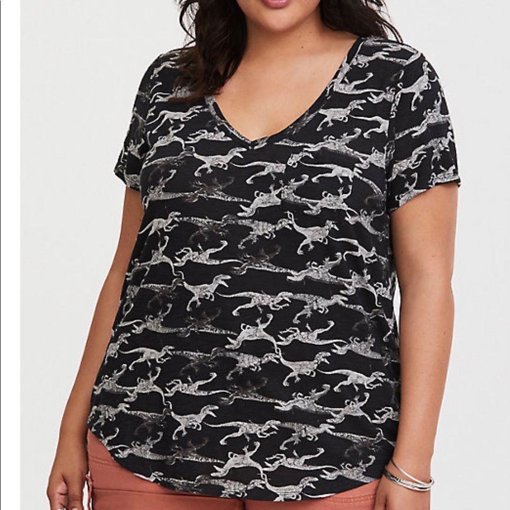 Torrid Jurassic World Dinosaur Tee Size 00/10